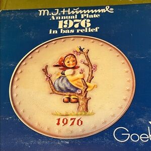 M.J. Hummel 1976 Annual Plate